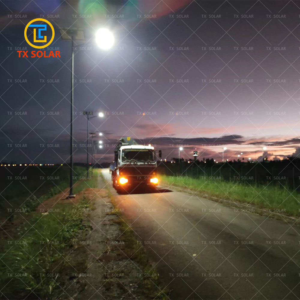 8m 60w Solar Street Light With Lithium Battery