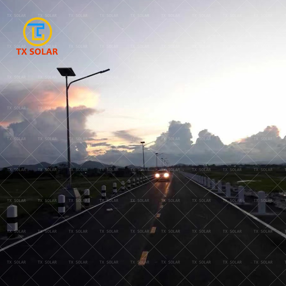 Eco-Smart 9m 80w Solar Street Light for Residential Boulevards